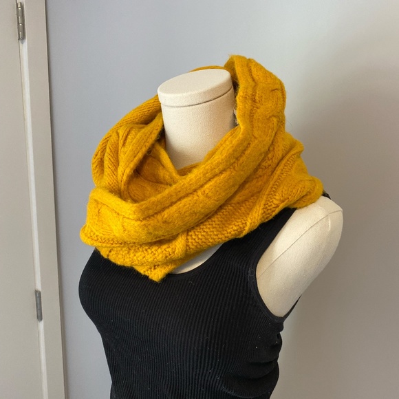 NEW Yellow Infinity Scarf - Picture 3 of 5